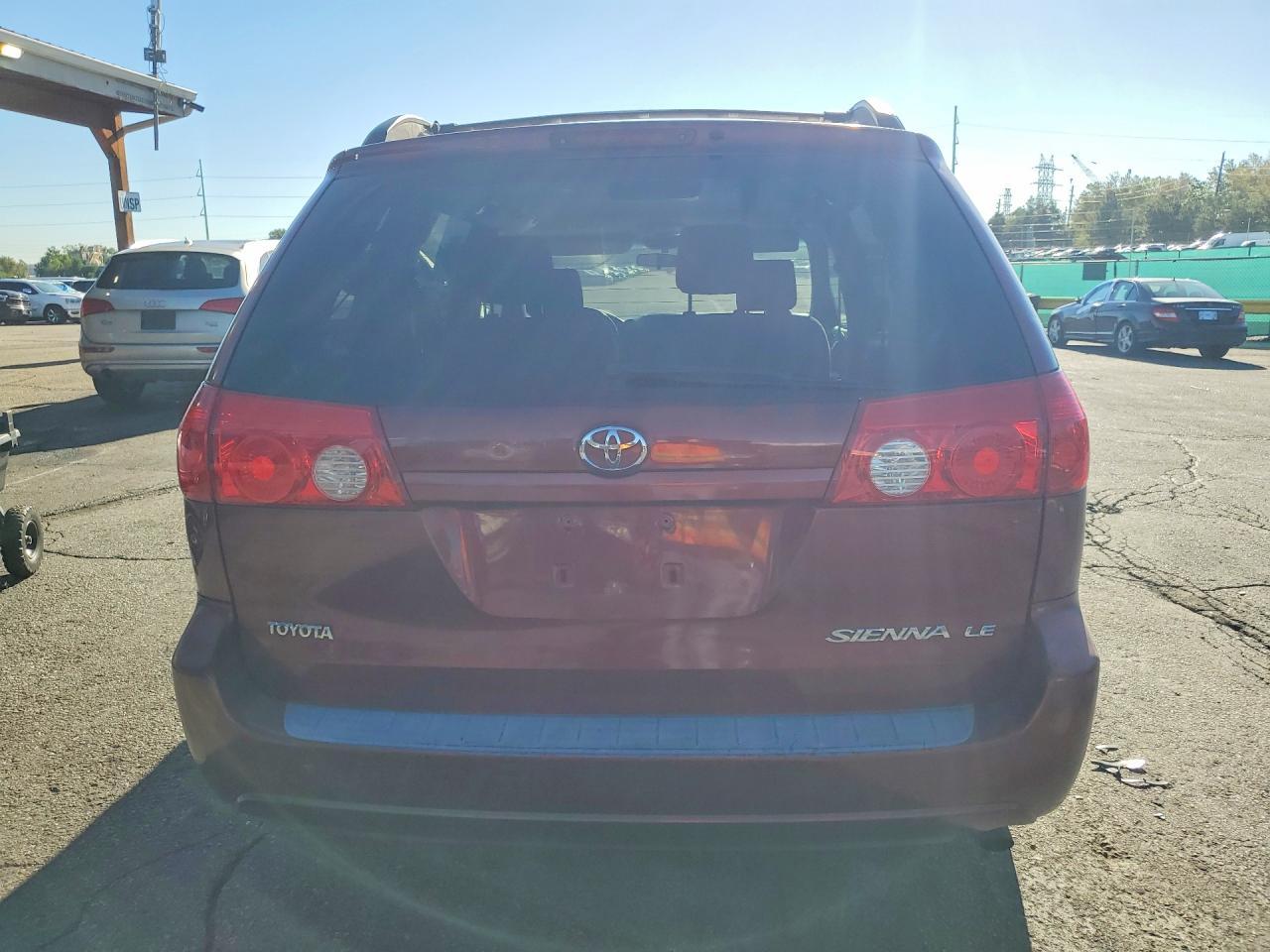 2006 Toyota Sienna Le 7 Passenger - Image 6