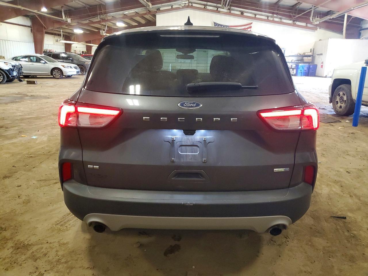 2020 Ford Escape Se - Фото 6