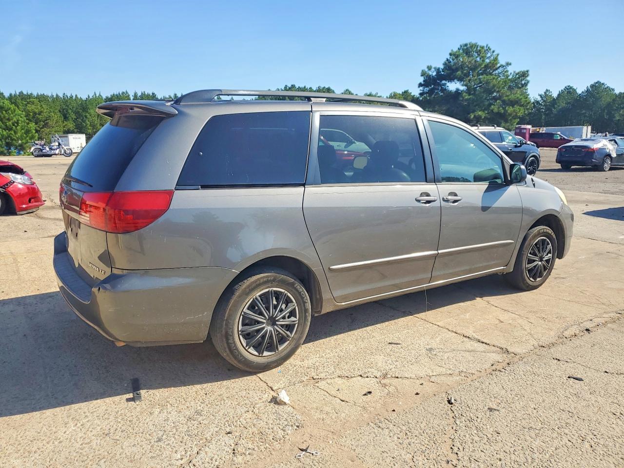 2005 Toyota Sienna Le 7 Passenger - Фото 3