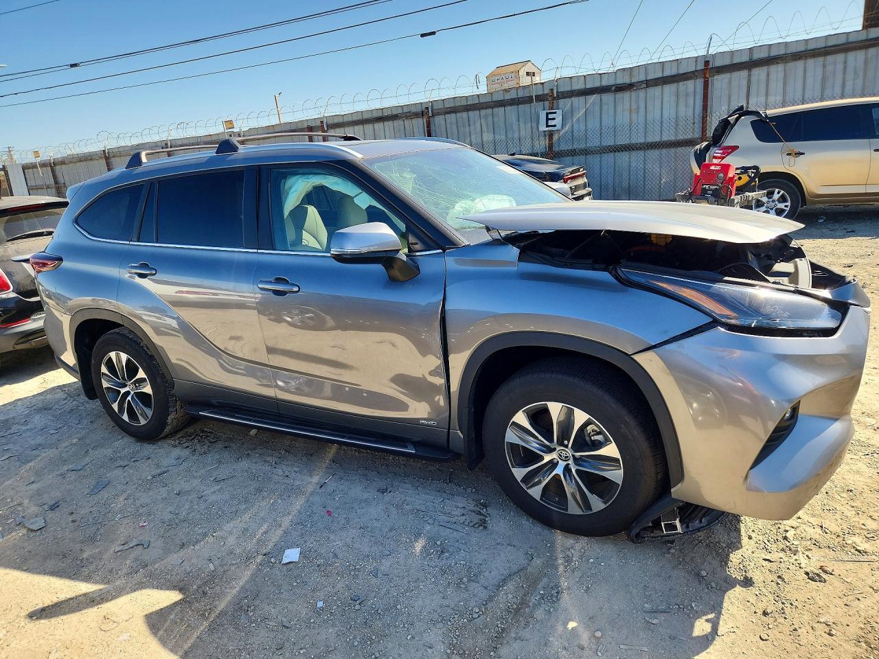 2025 Toyota Highlander Hybrid Xle - Image 4
