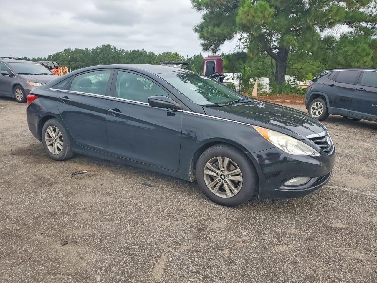 2013 Hyundai Sonata Gls - Image 4