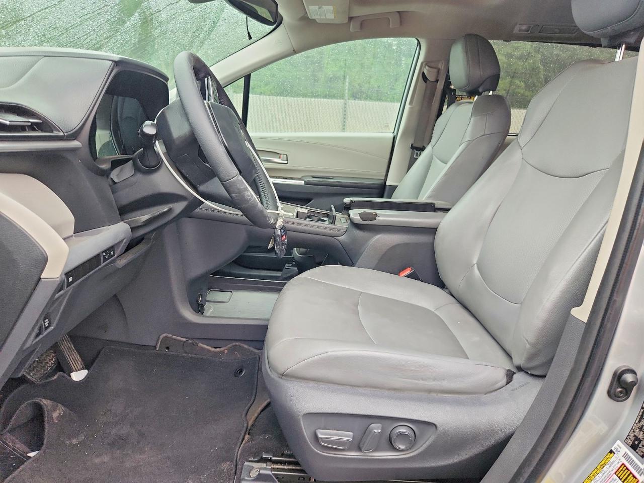 2021 Toyota Sienna Xle - Image 7