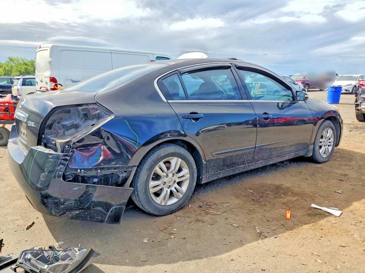 2012 Nissan Altima 2.5 - Image 3