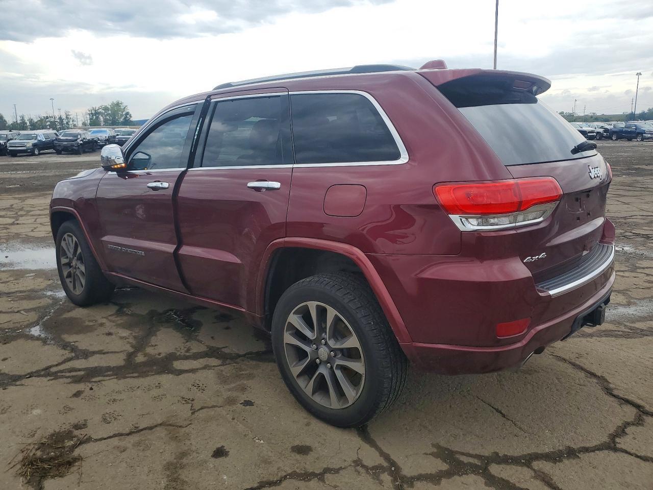 2017 Jeep Grand Cherokee Overland - Image 2