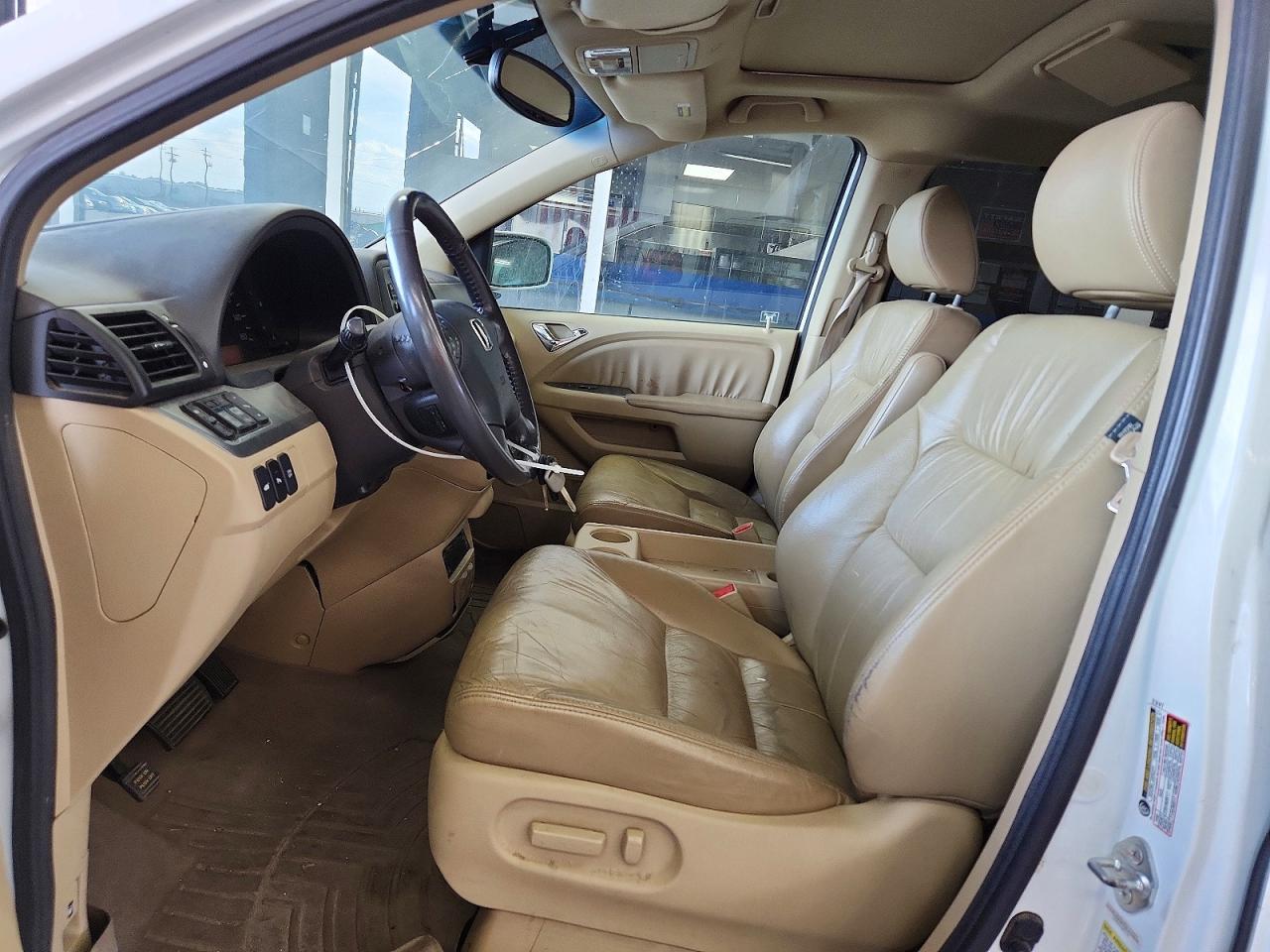 2010 Honda Odyssey Touring - Image 7