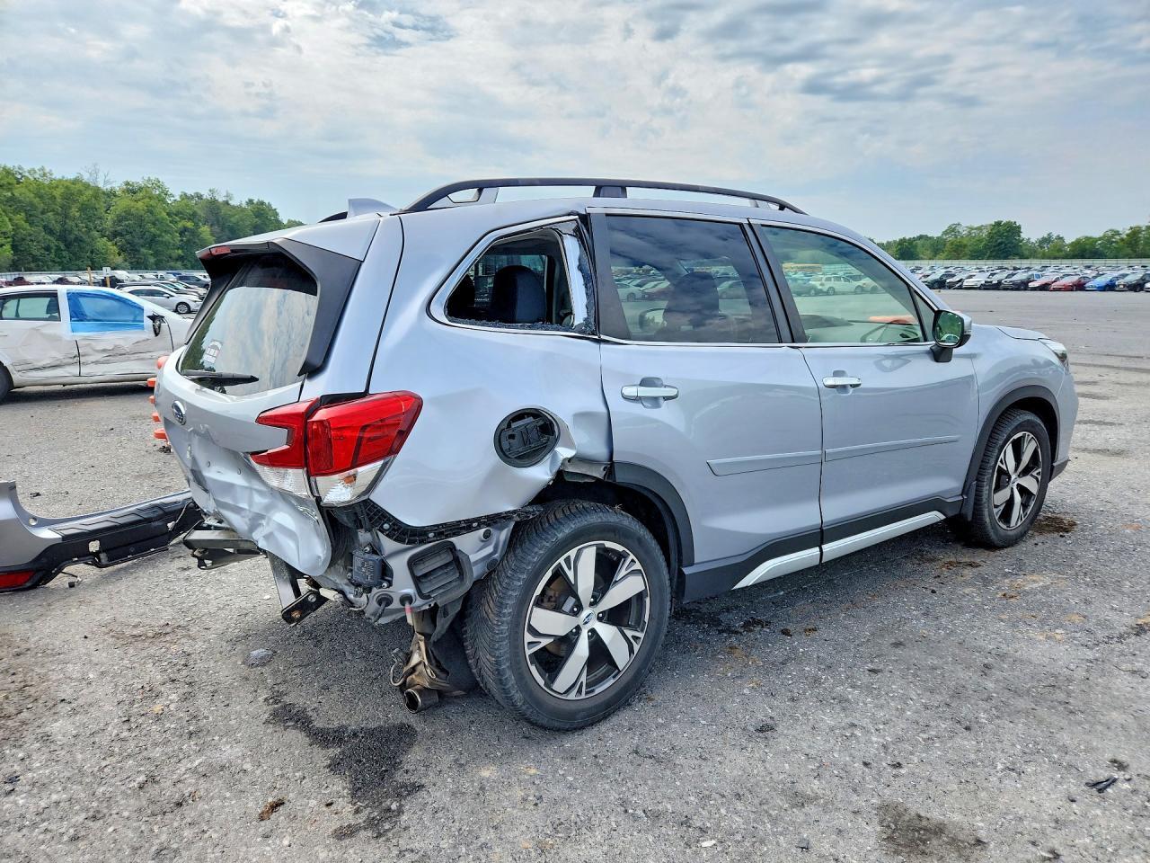 2019 Subaru Forester Touring - Image 3