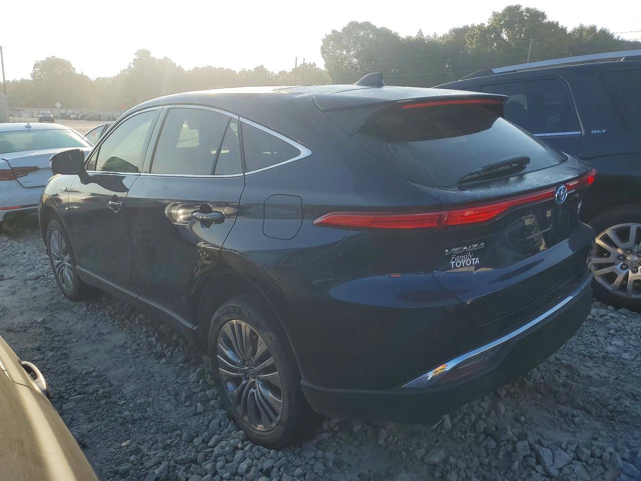 2021 Toyota Venza Limited - Image 2