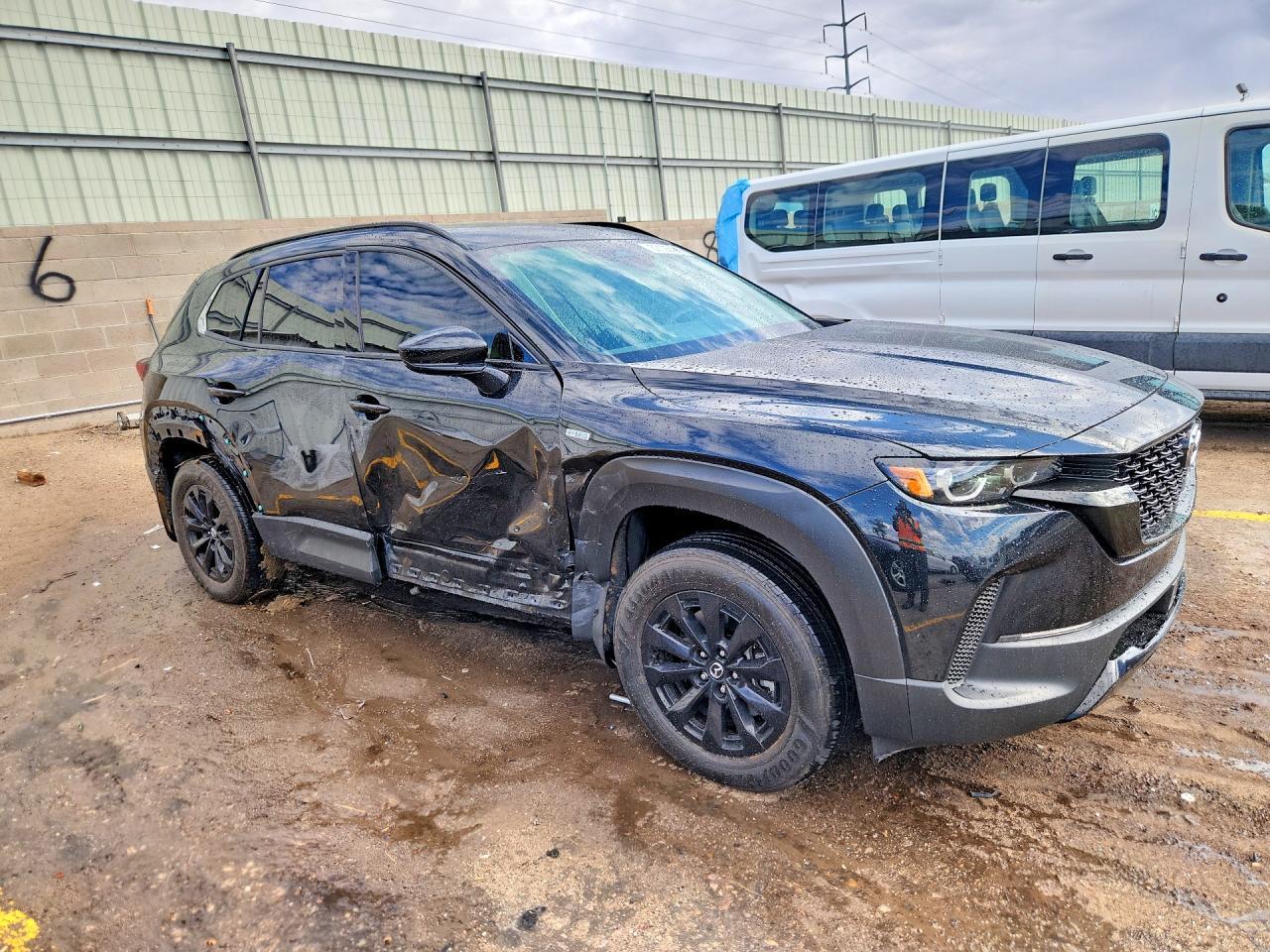 2025 Mazda Cx-50 Premium - Image 4