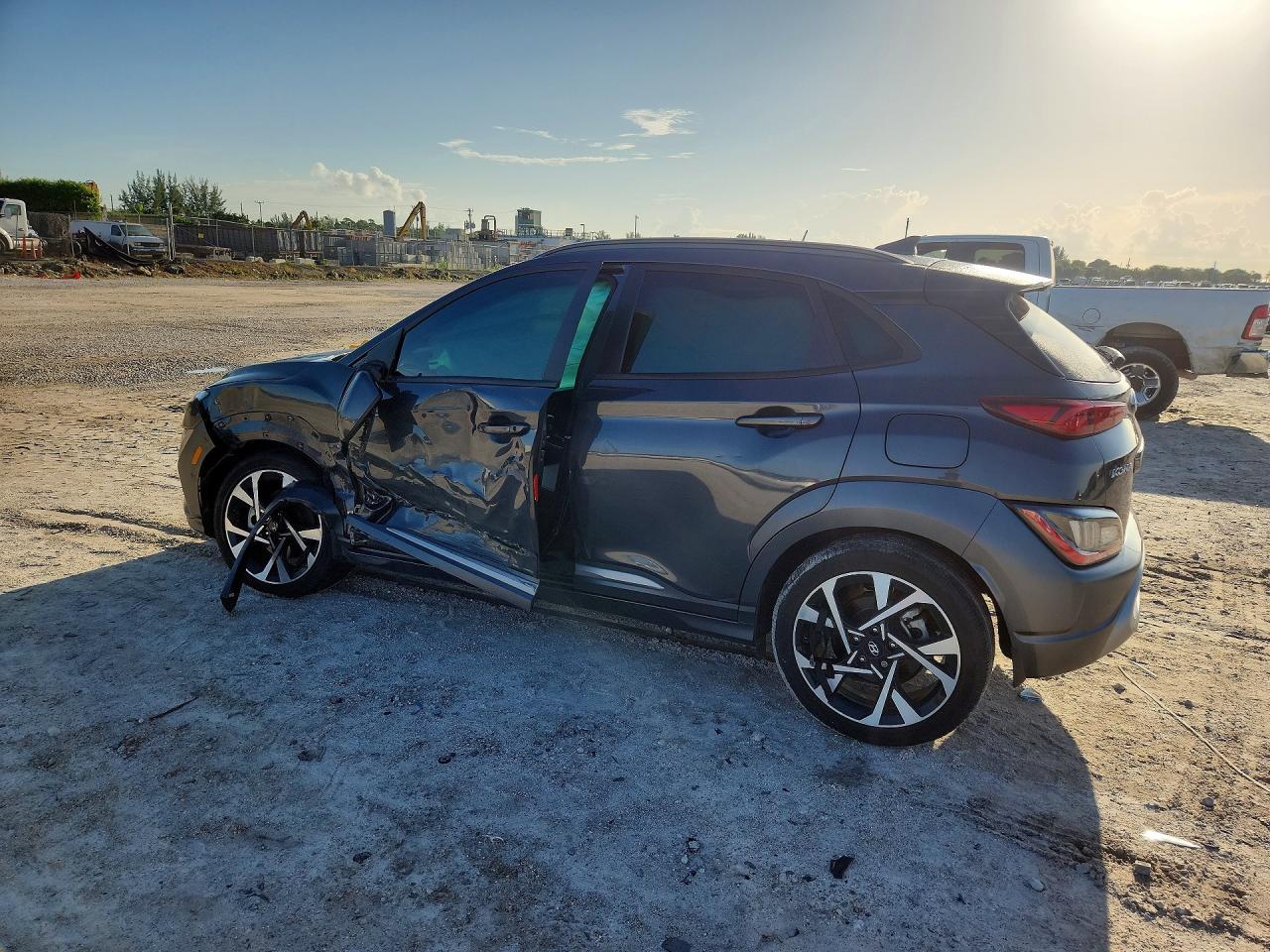 2022 Hyundai Kona Limited - Фото 2