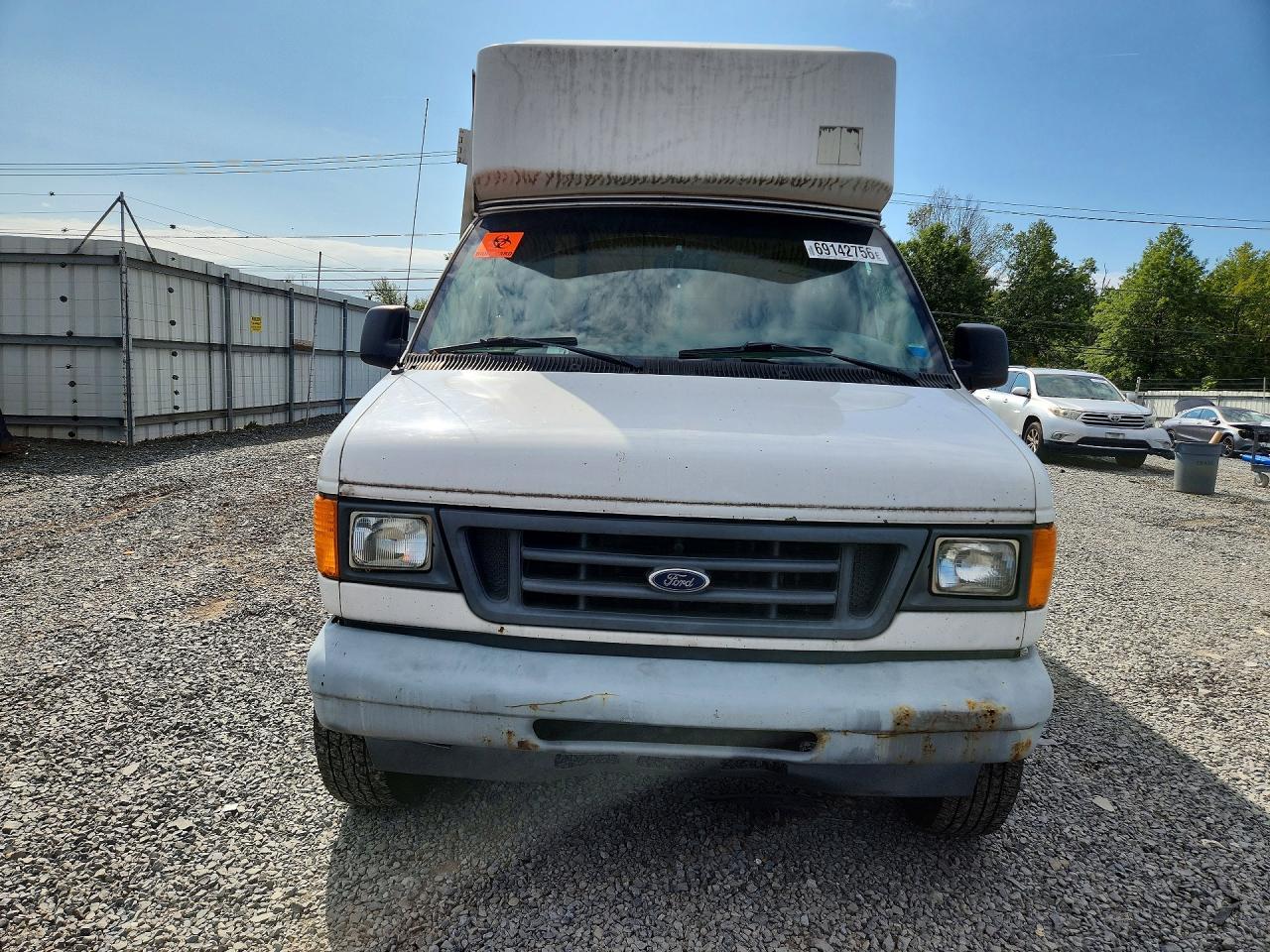 2006 Ford Econoline E350 Super Duty Van - Фото 5