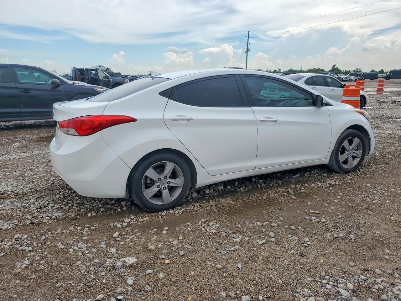 2013 Hyundai Elantra Gls - Фото 3