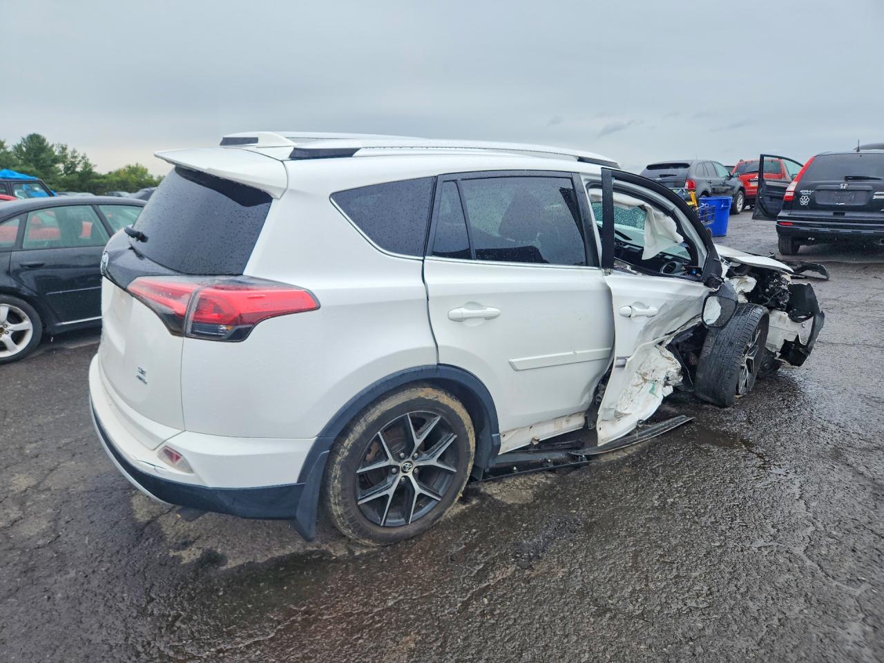 2016 Toyota Rav4 Se - Image 3