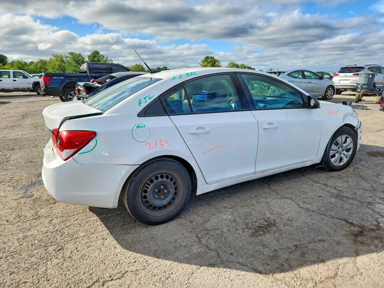 2014 Chevrolet Cruze Ls - Image 3