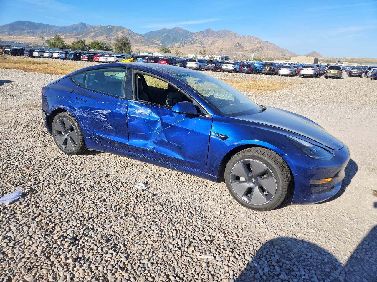 2022 Tesla Model 3 - Image 4