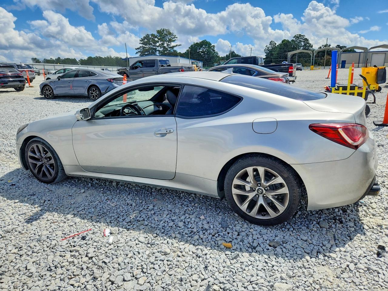 2013 Hyundai Genesis Coupe 3.8 Grand Touring - Фото 2
