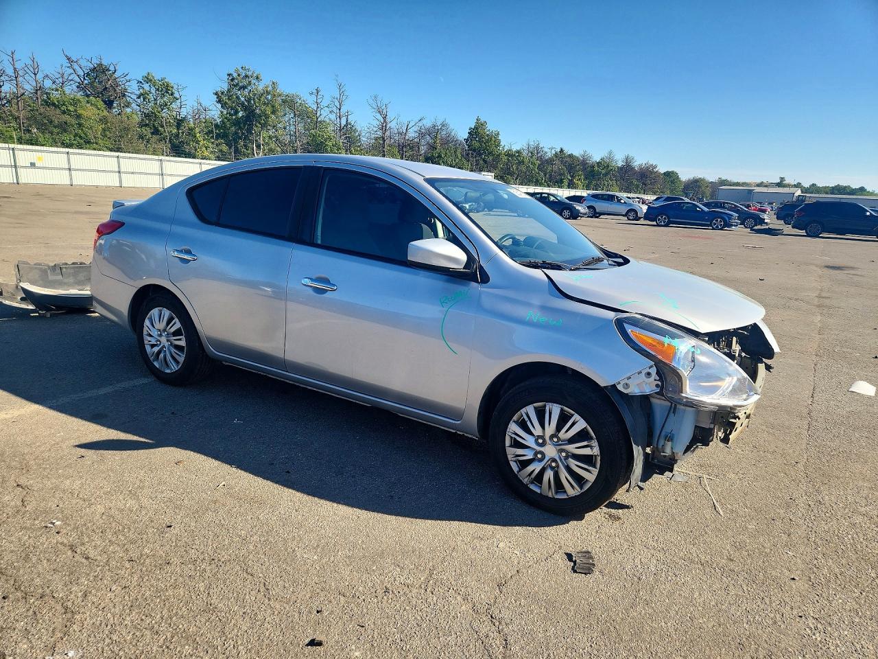 2019 Nissan Versa Sv - Фото 4
