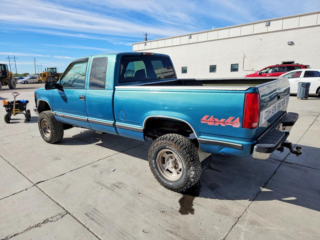 1997 Chevrolet Gmt-400 K1500 - Image 2