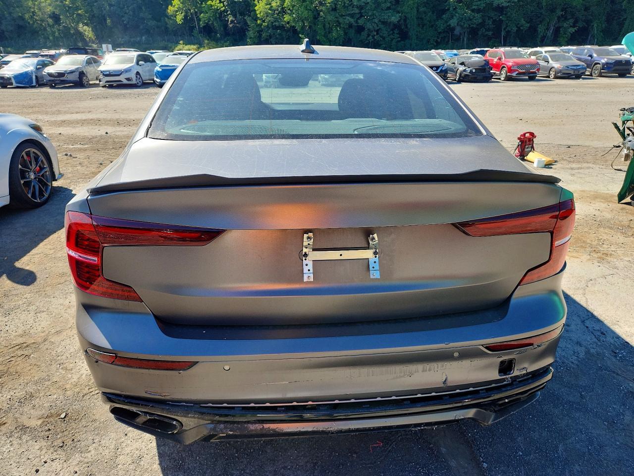 2021 Volvo S60 T6 R-Design - Image 6