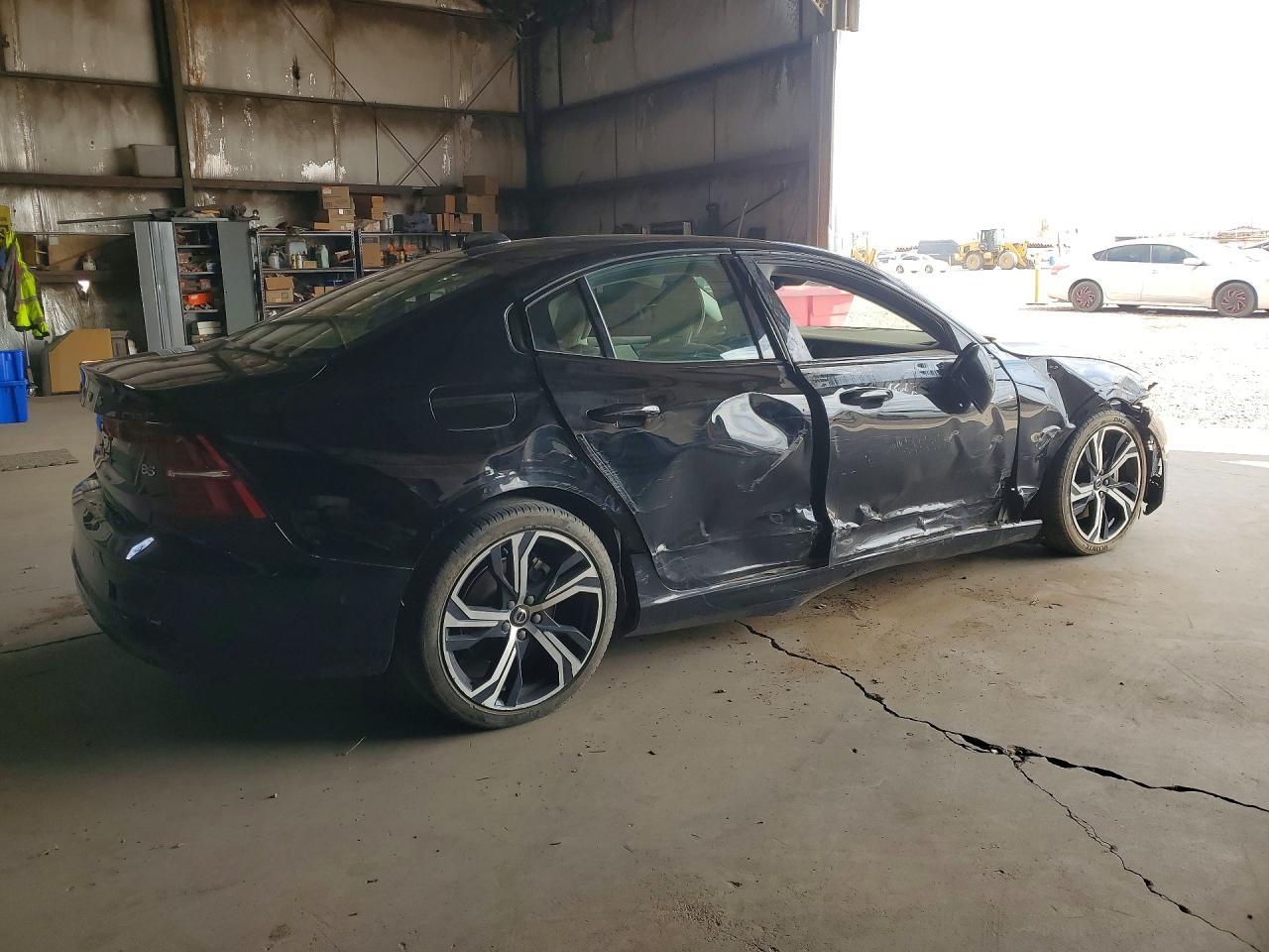 2024 Volvo S60 Plus - Фото 3
