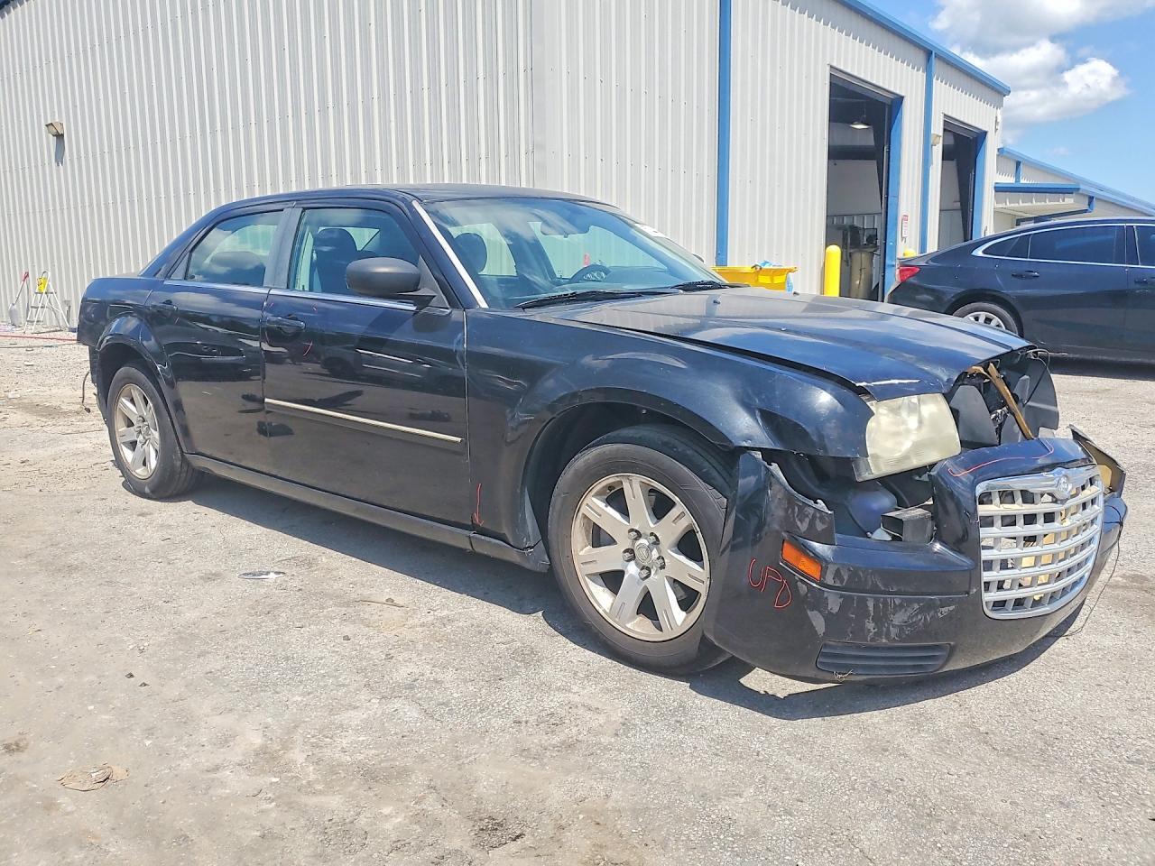 2007 Chrysler 300 - Image 4