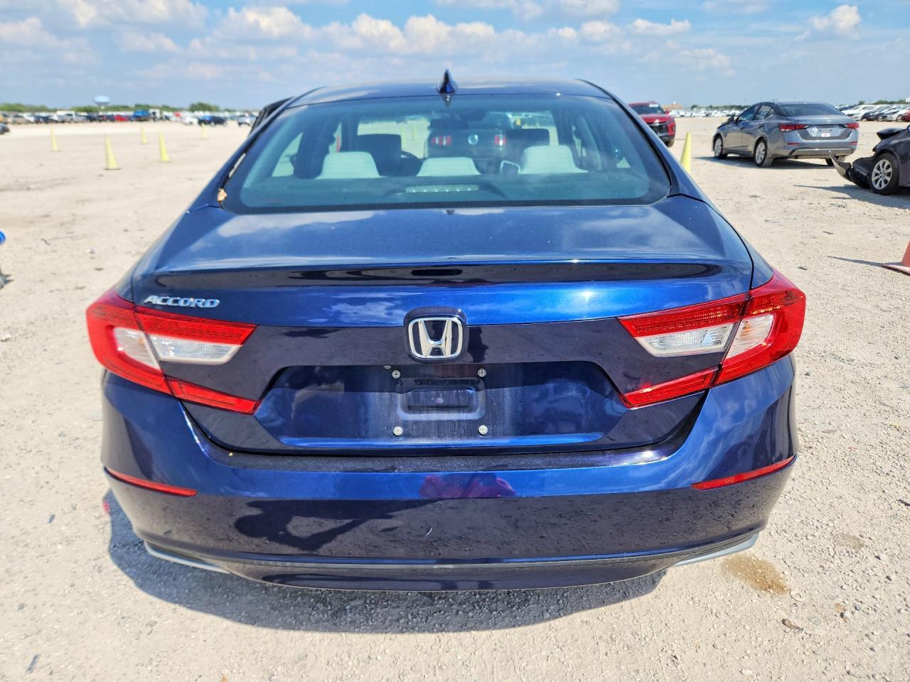 2018 Honda Accord Lx - Фото 6