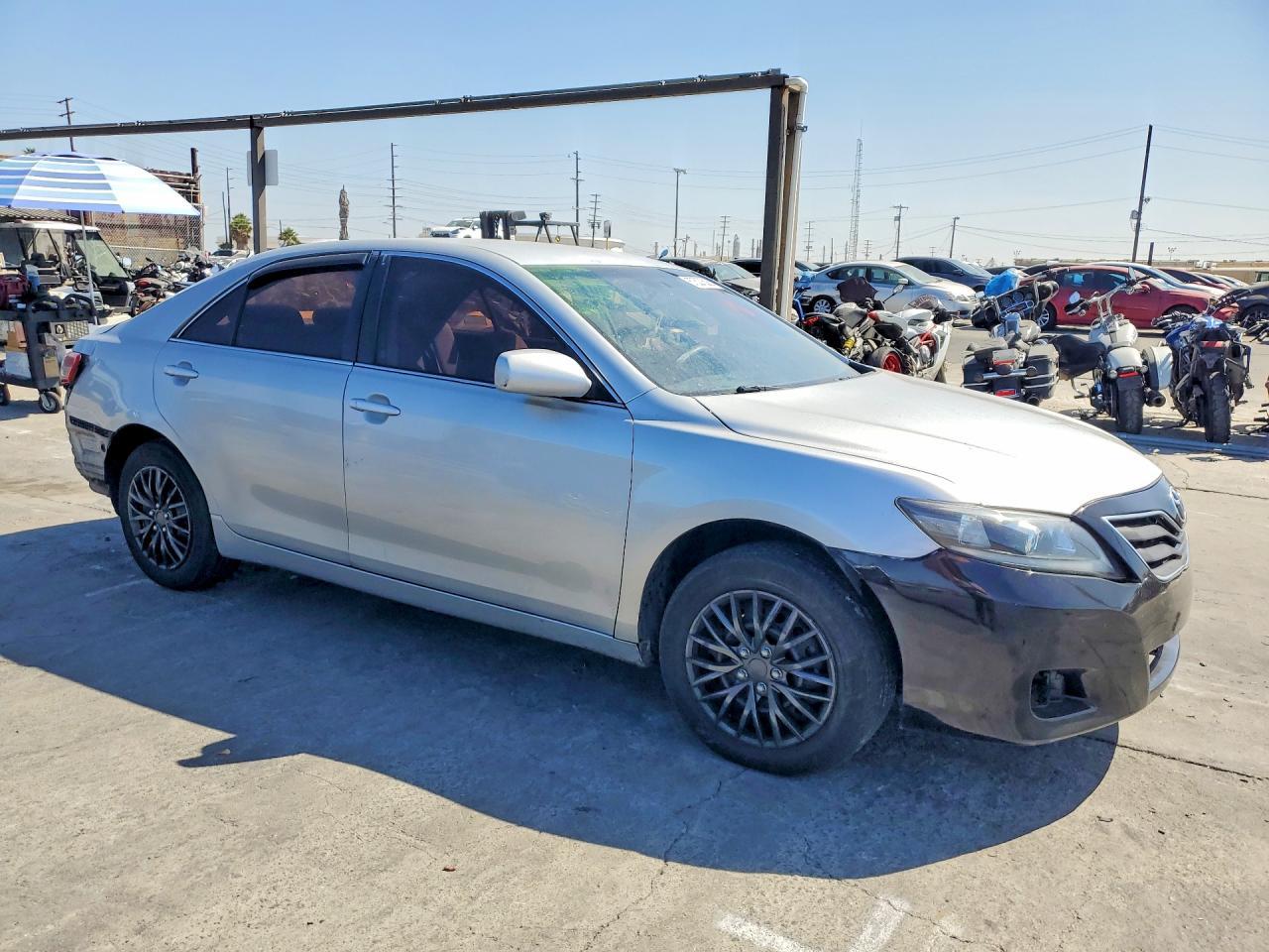 2010 Toyota Camry Le - Image 4