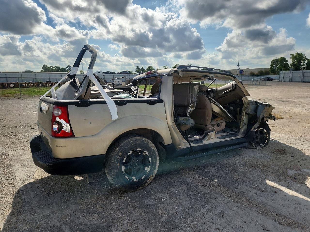 2001 Ford Explorer Sport Trac - Фото 3