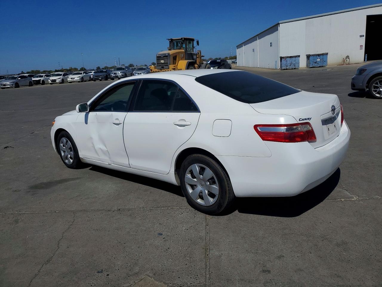 2007 Toyota Camry Le - Image 2
