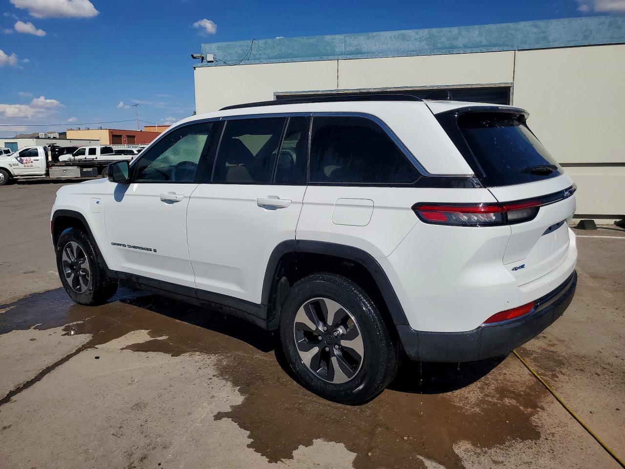 2024 Jeep Grand Cherokee Limited 4Xe - Image 2