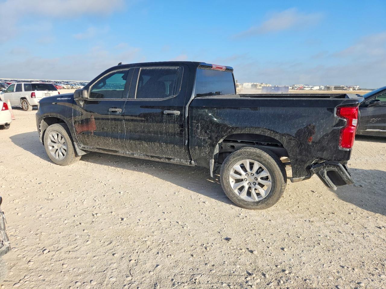 2021 Chevrolet Silverado C1500 Custom - Фото 2