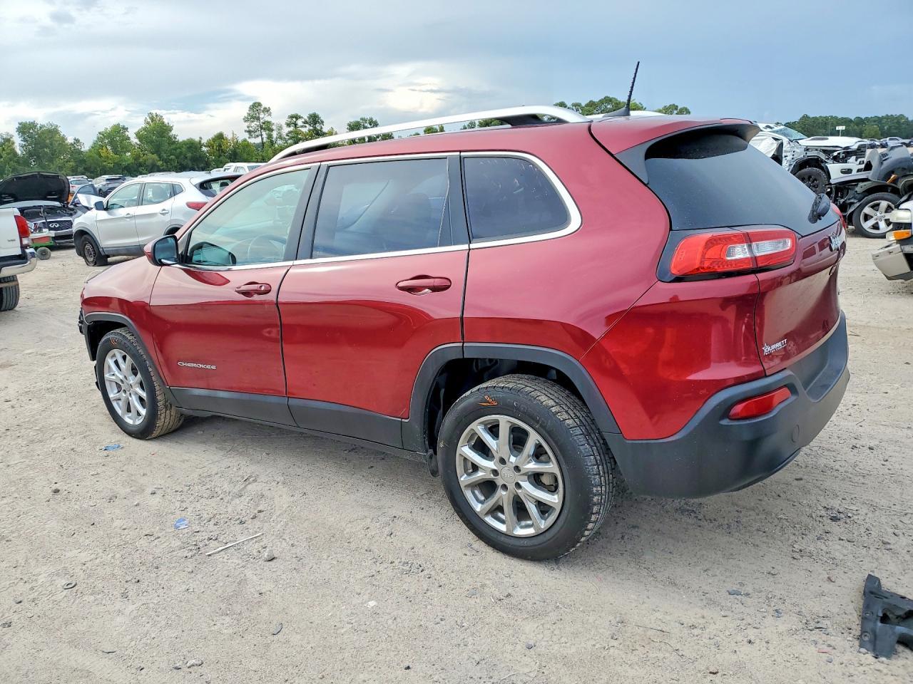 2017 Jeep Cherokee Latitude - Фото 2