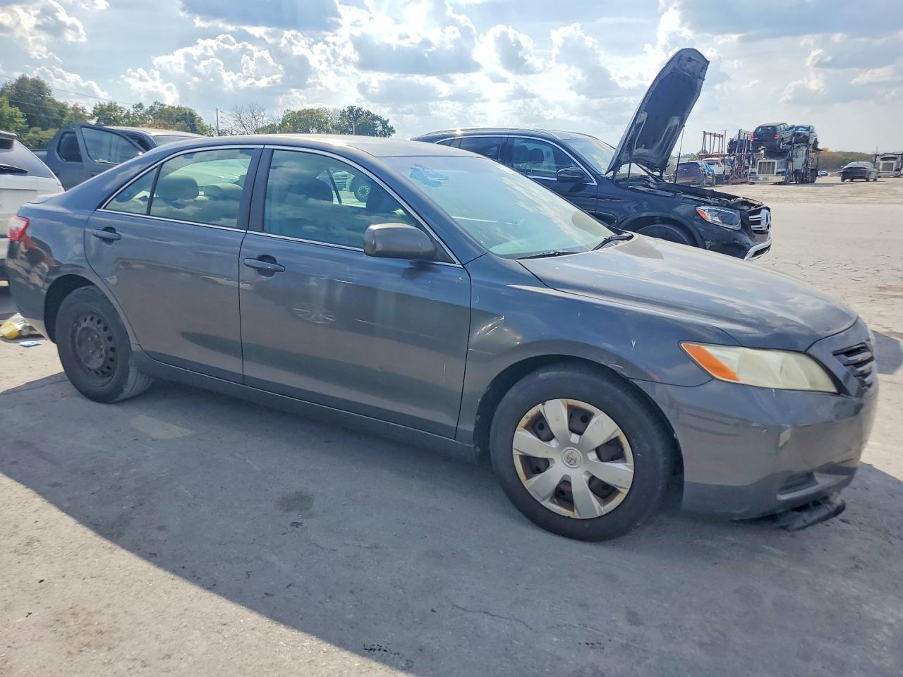 2009 Toyota Camry Le - Image 4