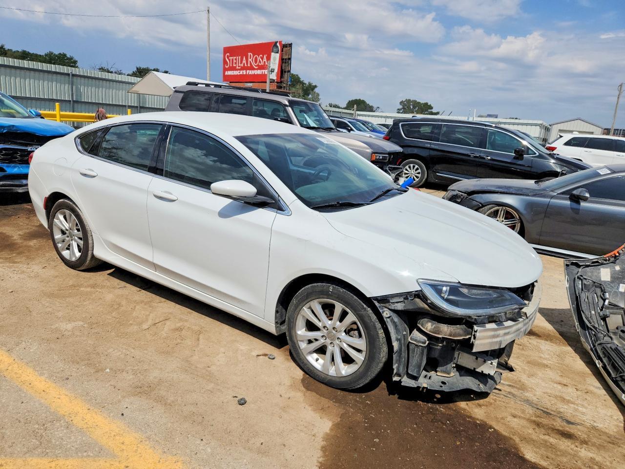 2015 Chrysler 200 Limited - Image 4