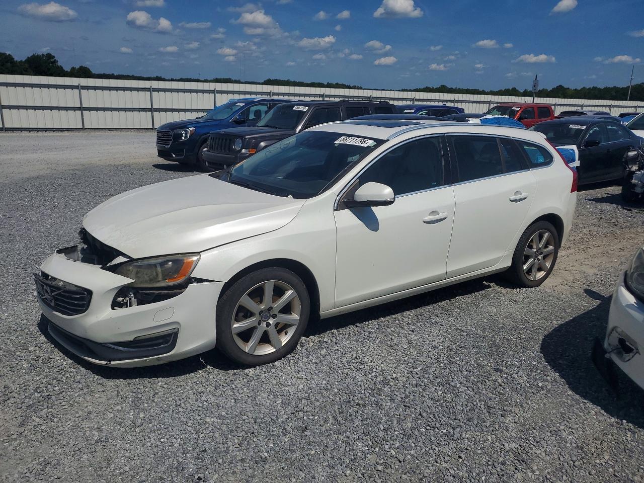 2017 Volvo V60 T5 Platinum