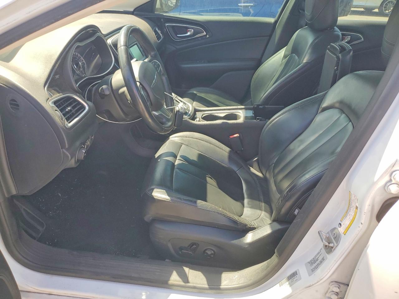 2015 Chrysler 200 C - Image 7