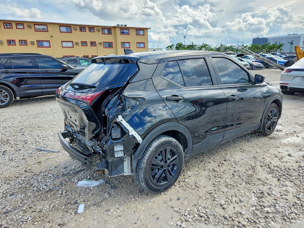 2024 Nissan Kicks S - Фото 3