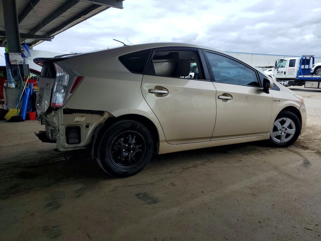 2010 Toyota Prius Iii - Image 3