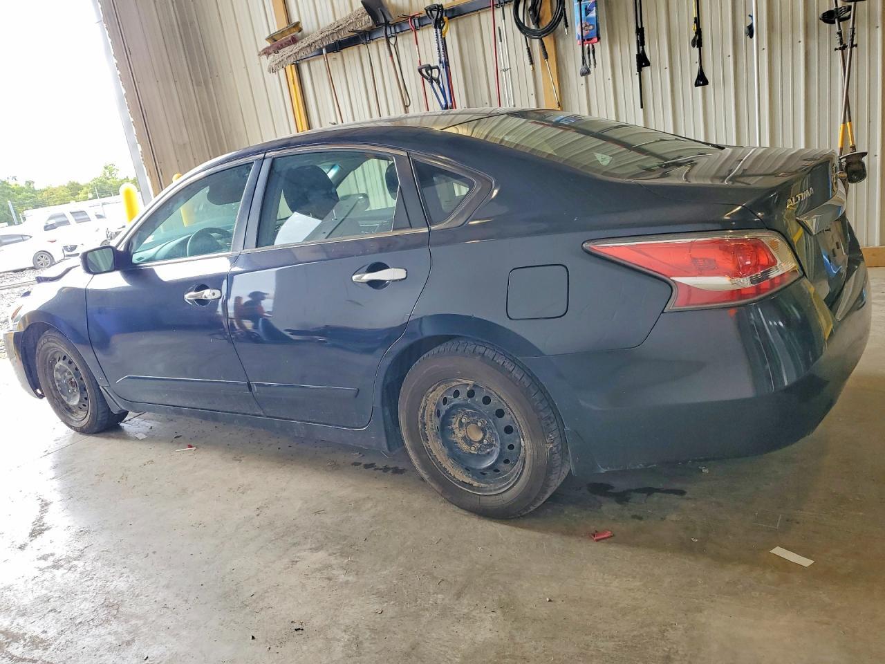 2014 Nissan Altima 2.5 S - Фото 2