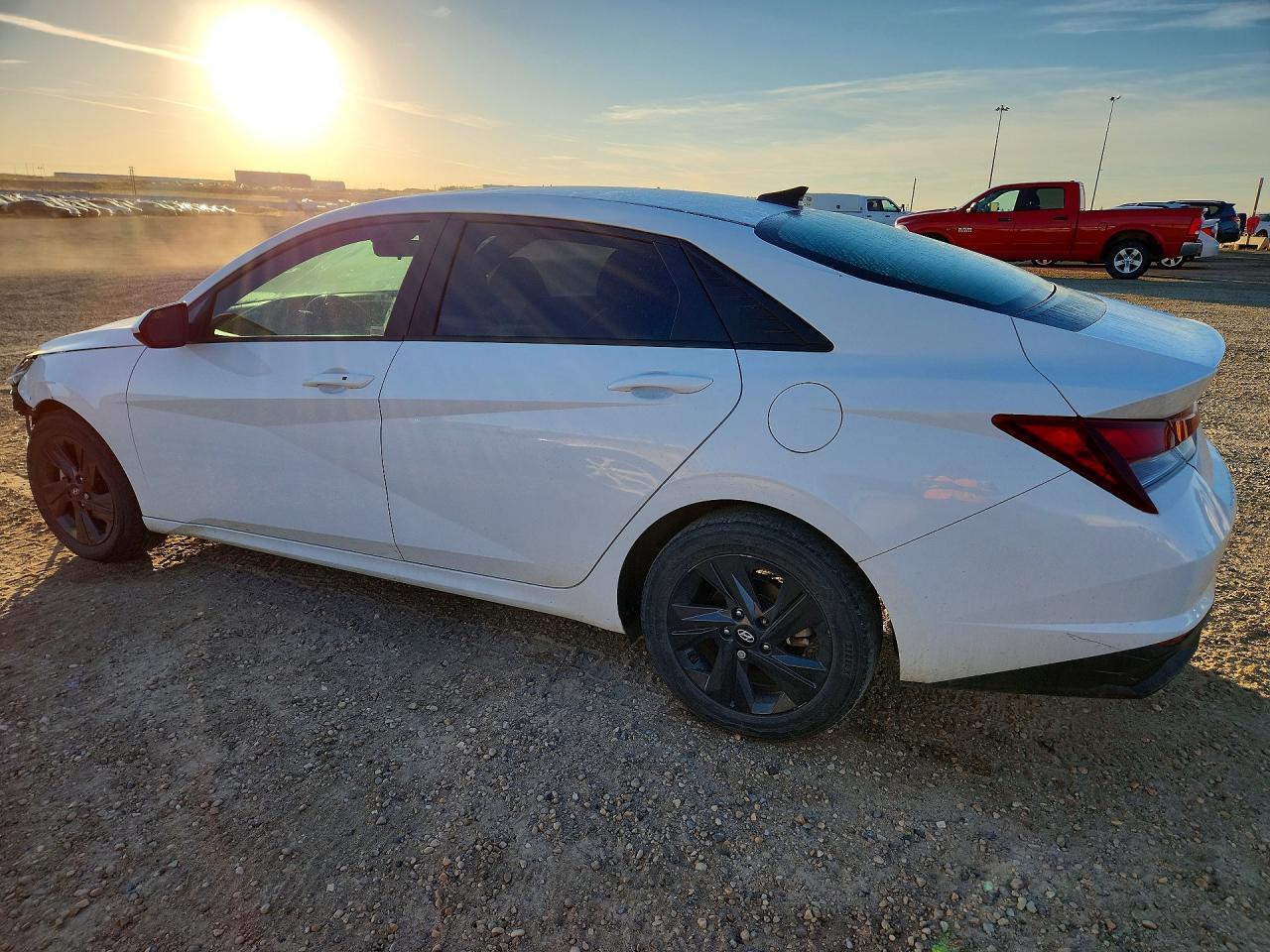 2023 Hyundai Elantra Sel - Image 2