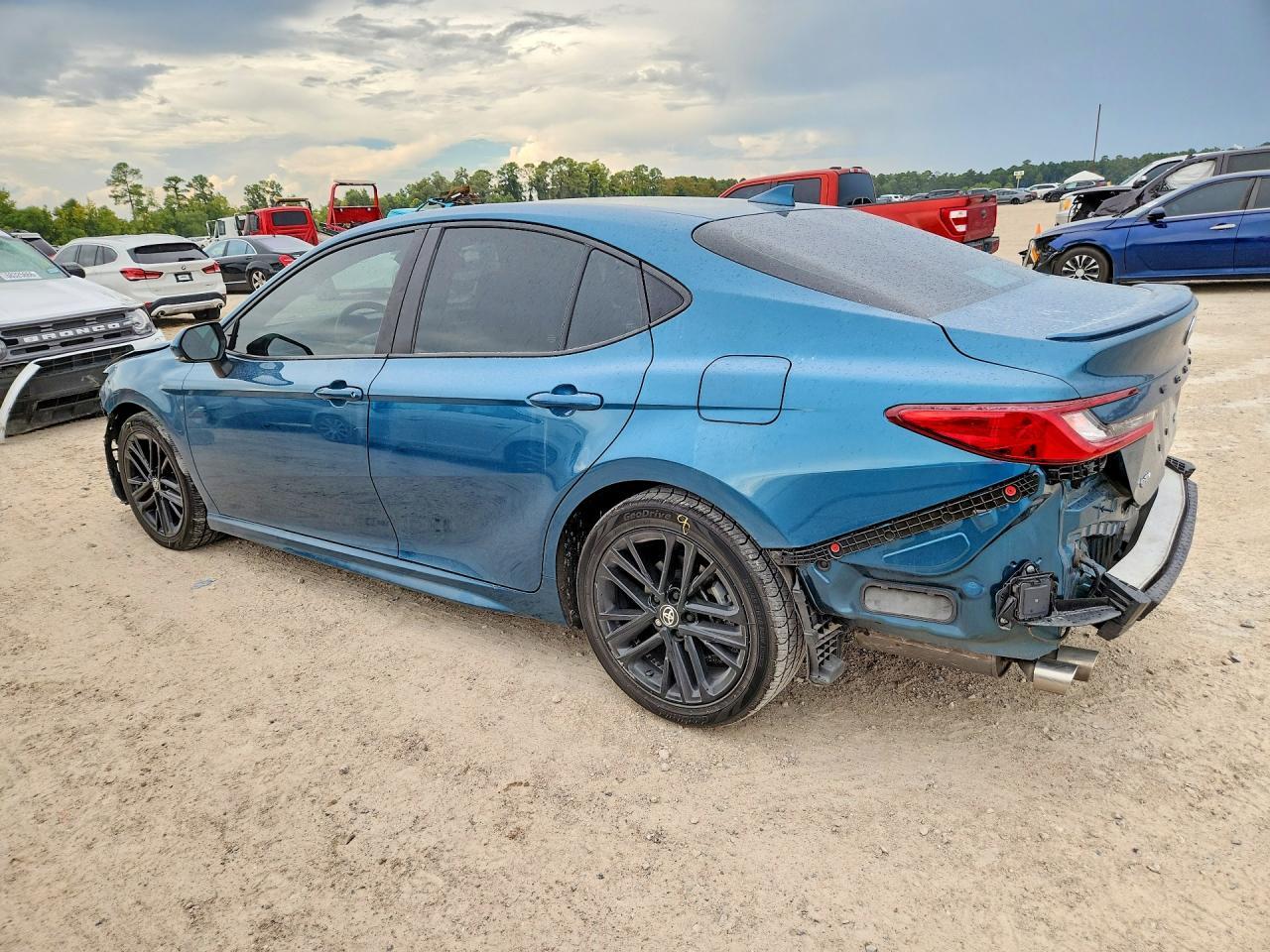 2025 Toyota Camry Se - Image 2