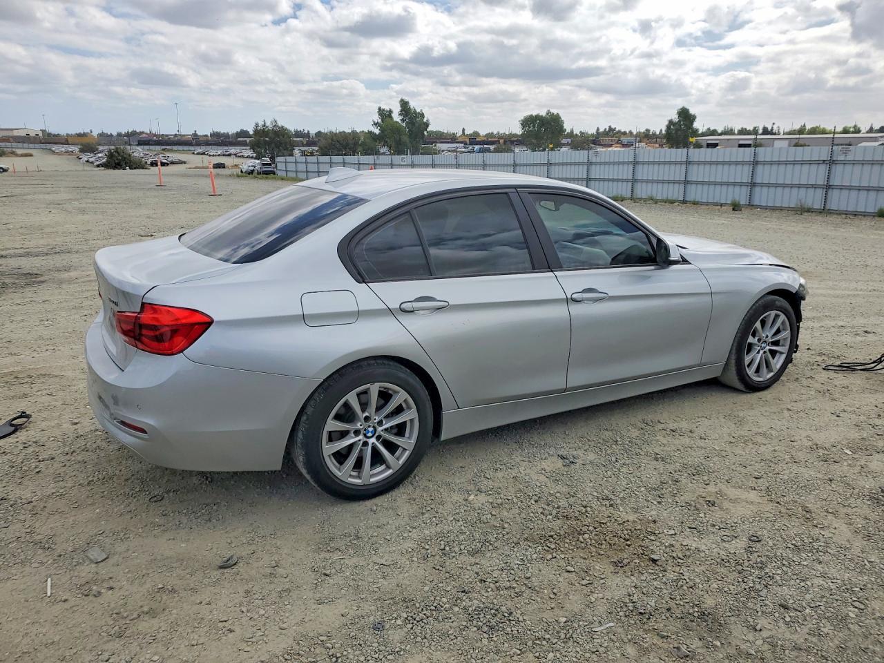 2018 BMW 320 I - Фото 3
