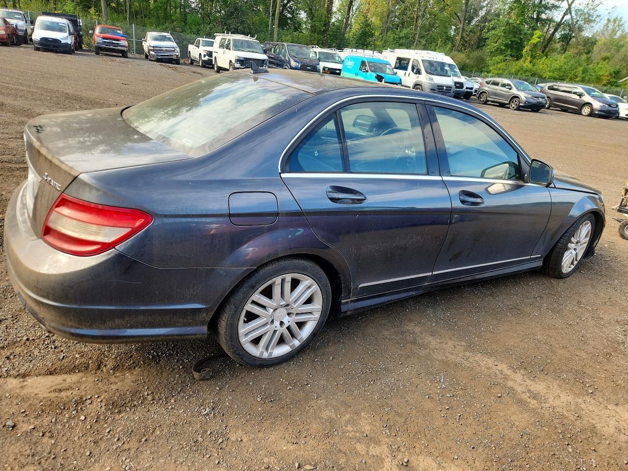 2009 Mercedes-Benz C 300 4Matic - Image 3