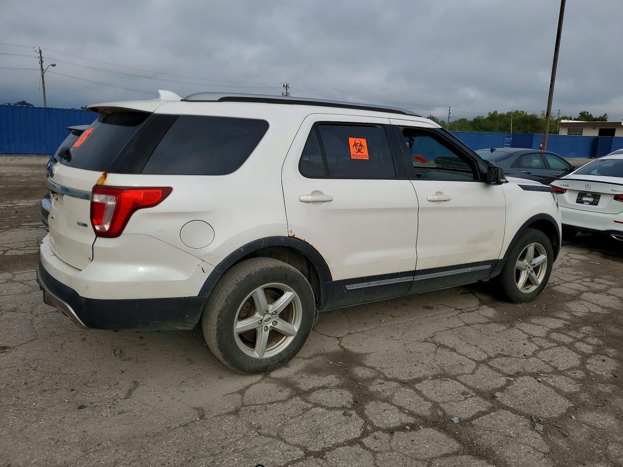 2016 Ford Explorer Xlt - Image 3