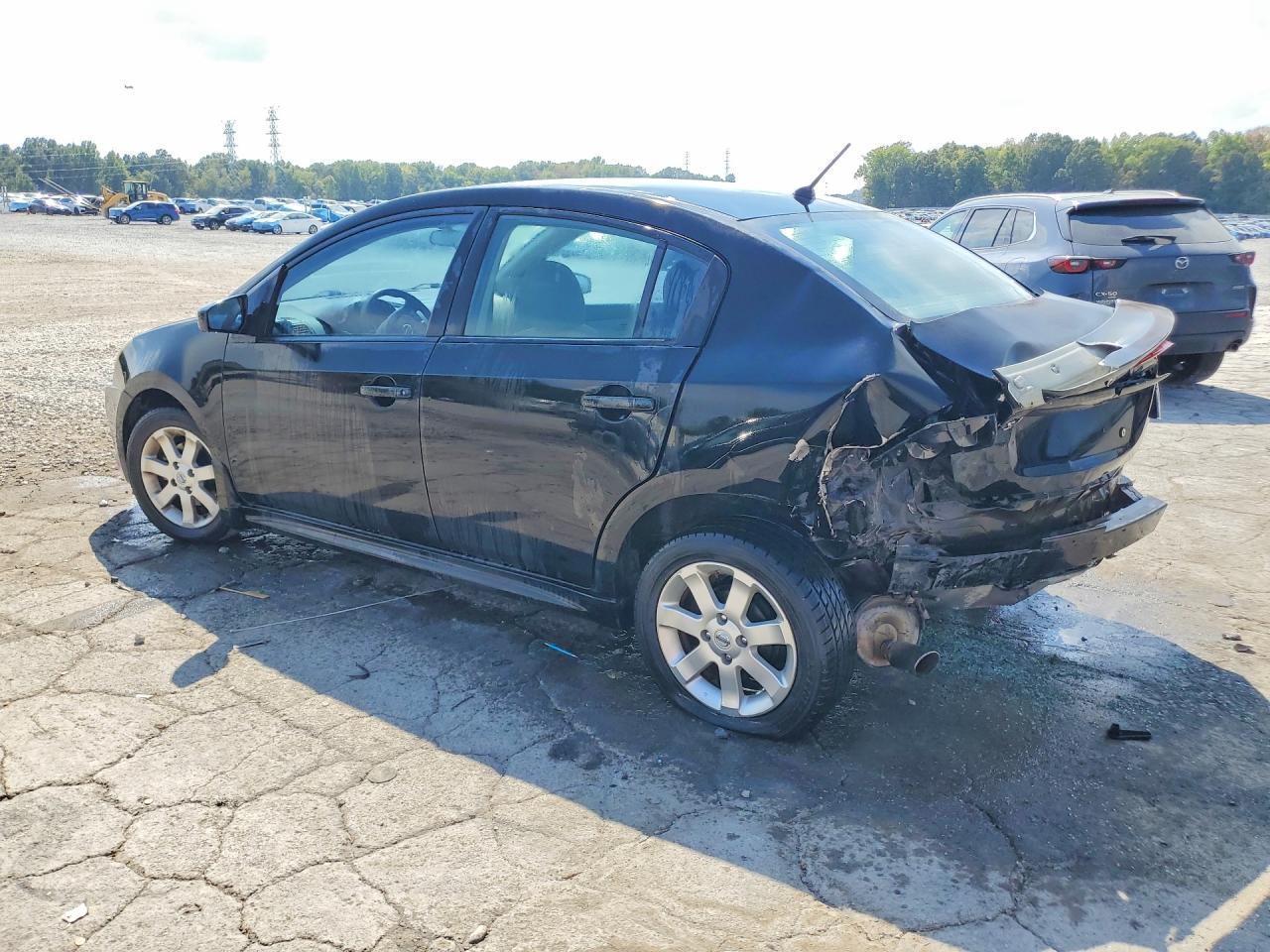 2010 Nissan Sentra 2.0 - Image 2