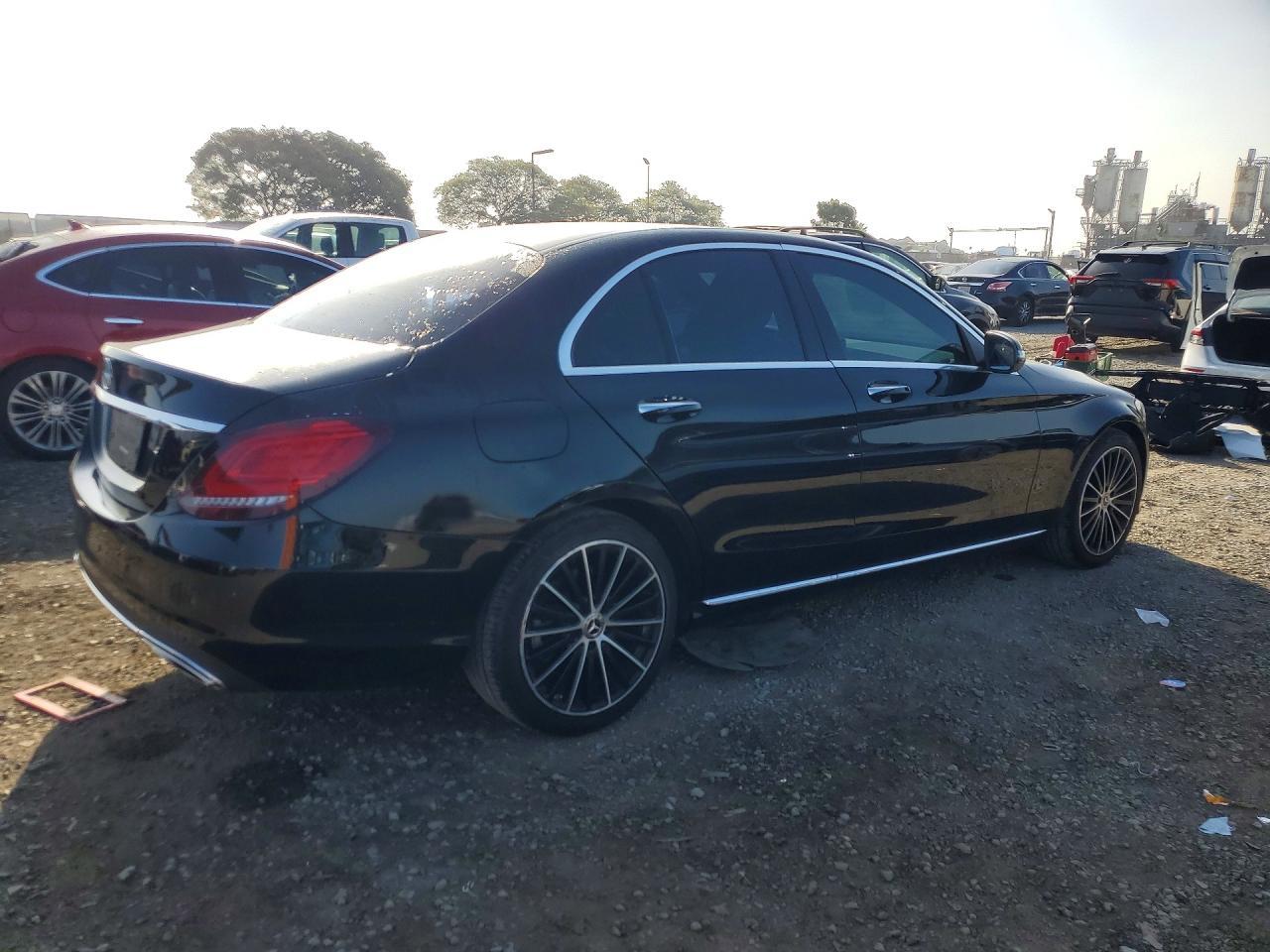 2021 Mercedes-Benz C 300 - Фото 3