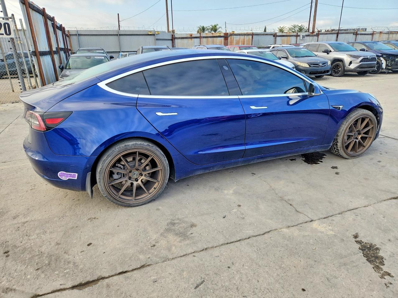2019 Tesla Model 3 - Image 3