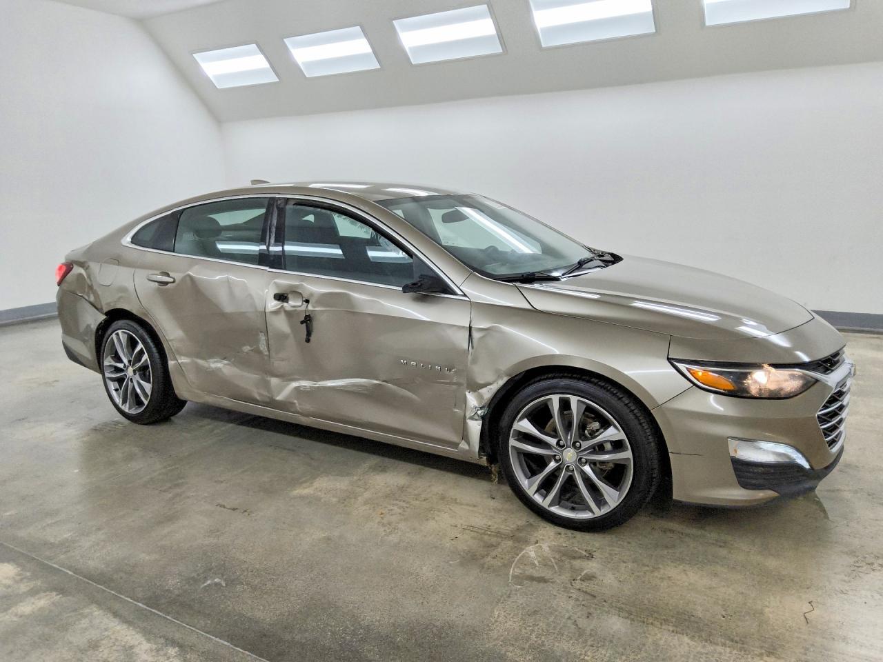 2022 Chevrolet Malibu Lt - Image 4
