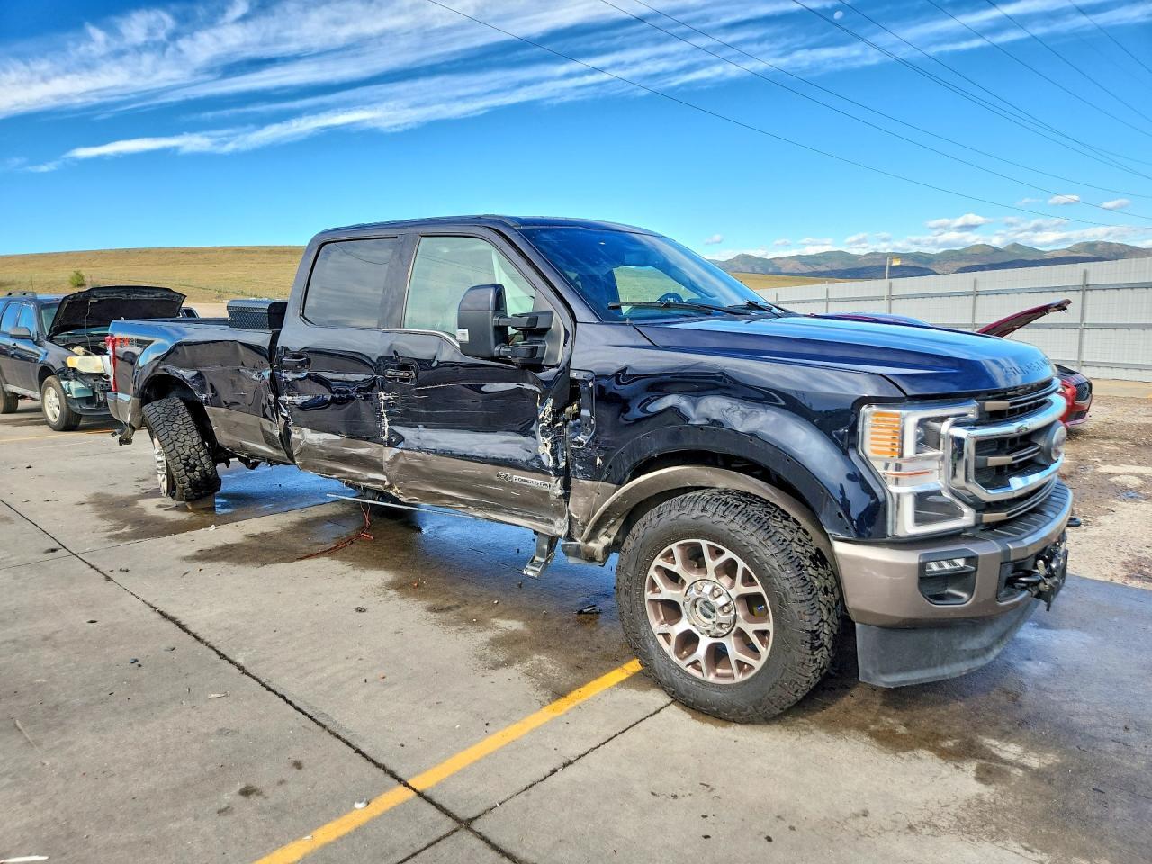2022 Ford F350 Super Duty - Фото 4