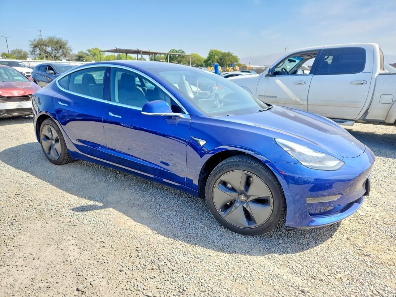 2019 Tesla Model 3 - Фото 4