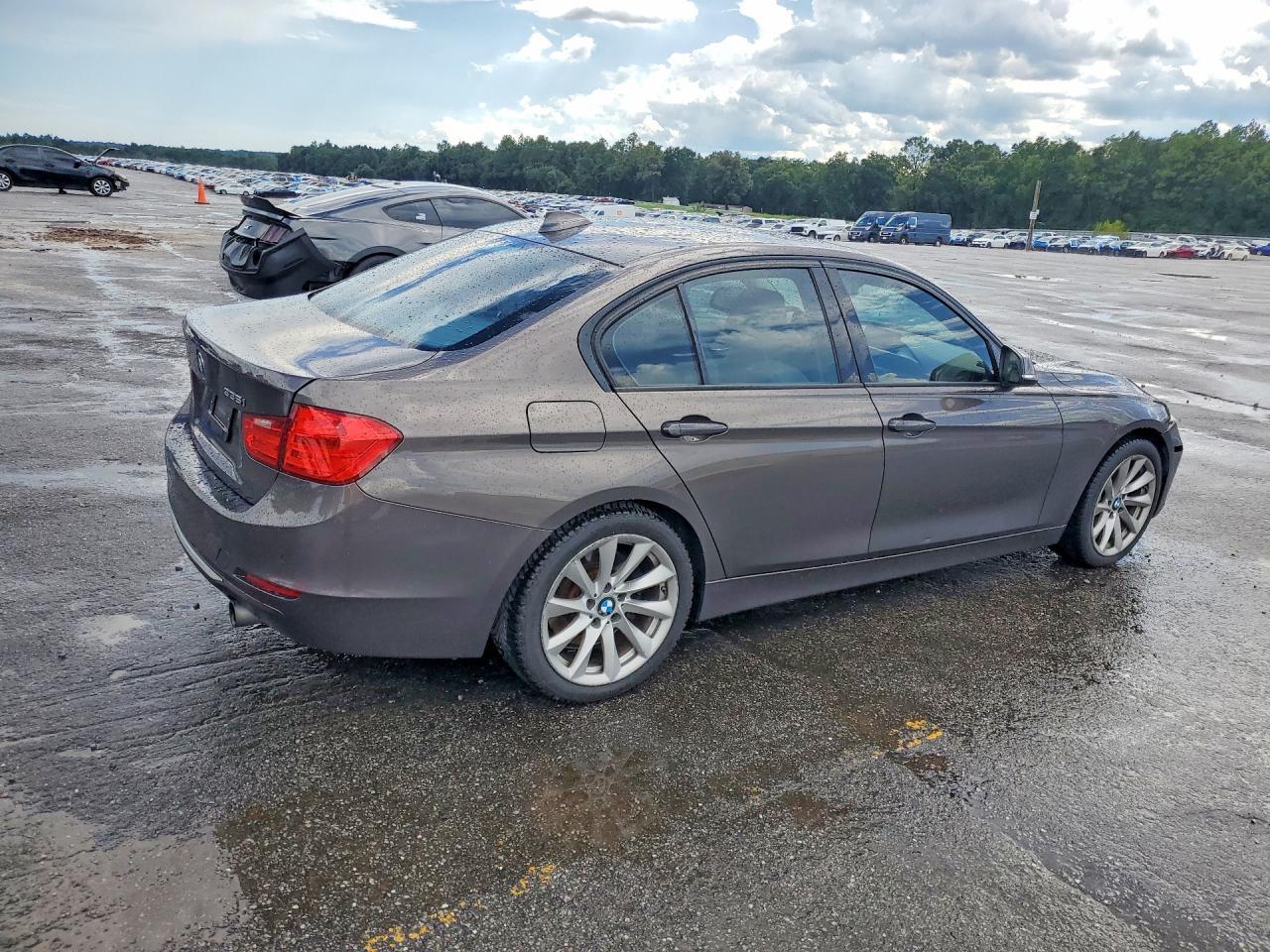 2013 BMW 335 I - Image 3